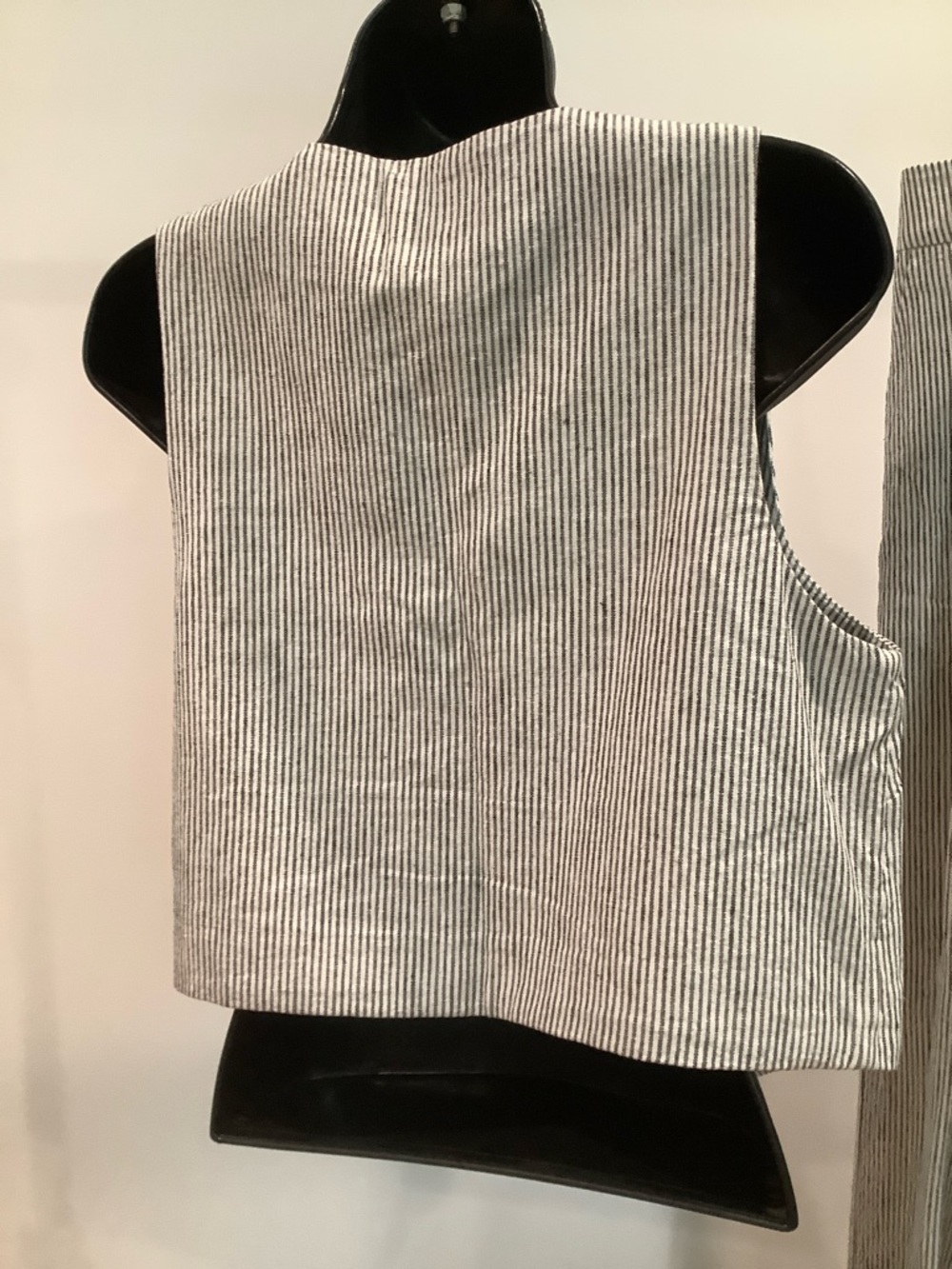 Scoop Linen Blend V-Neck Button Vest and Matching Pants, Small - Picture 4 of 14